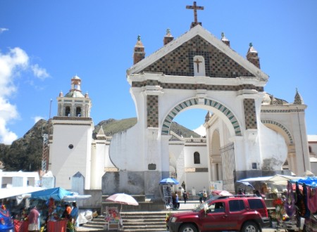 Copacabana town and Church.jpg