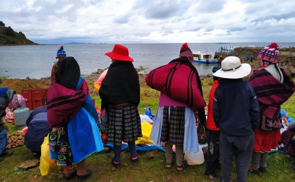 Amantani women at the local market