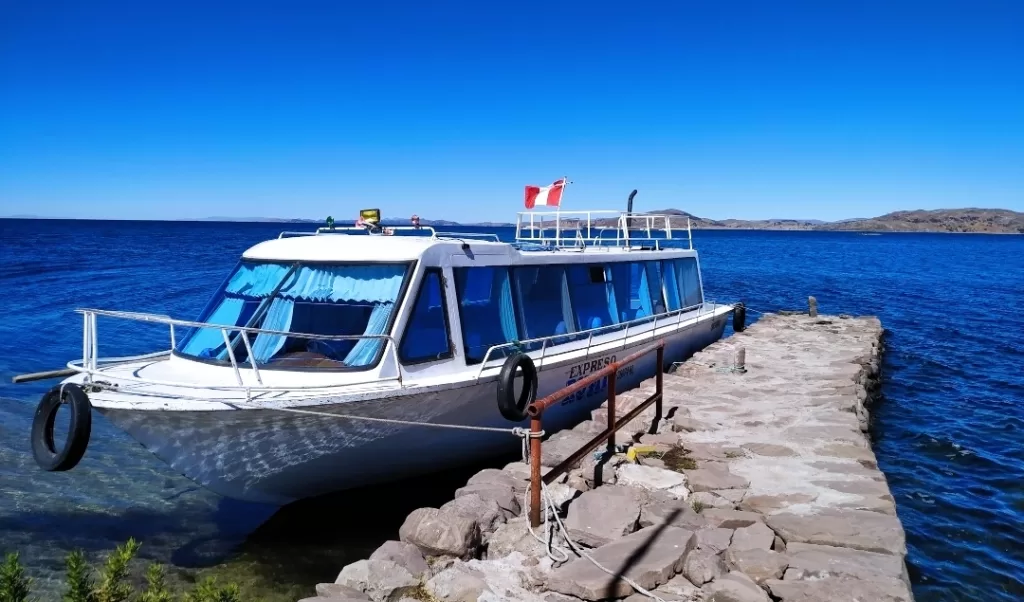 A motor boat on Lake Titicaca