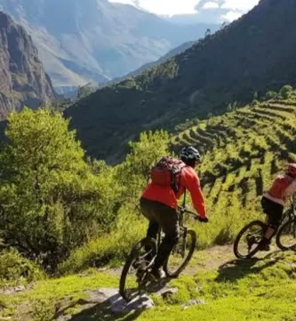 Descending the Sacred Valley