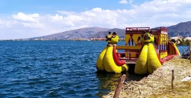 The Uros reed boat with Puma heads on top