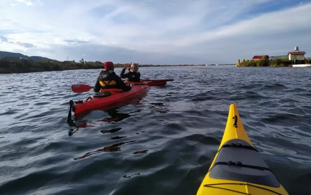 Short kayaking trip at Uros