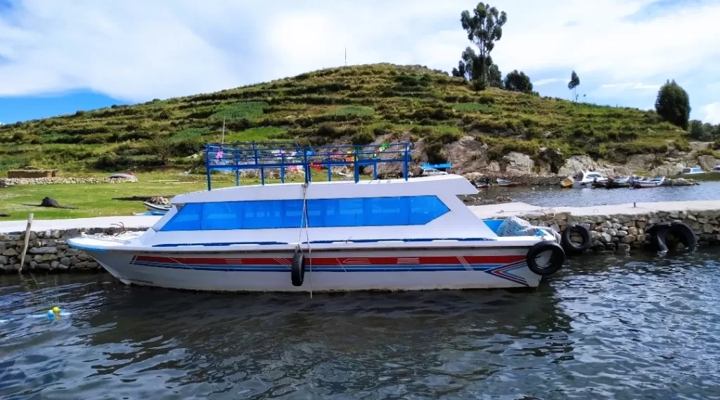 Isla del Sol Ferry ready to navigate