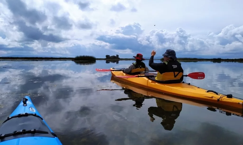 The mirror effect in Lake Titicaca