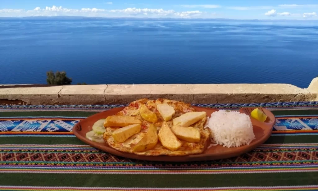 Lunch in Taquile with Lake view