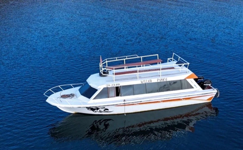 Private motor boat for Moon and Sun Islands in Bolivia